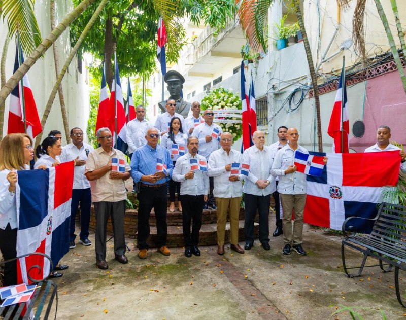 Efemérides Patrias rinde homenaje al teniente Amado García Guerrero y resalta el decreto patriótico para Juancito Rodríguez