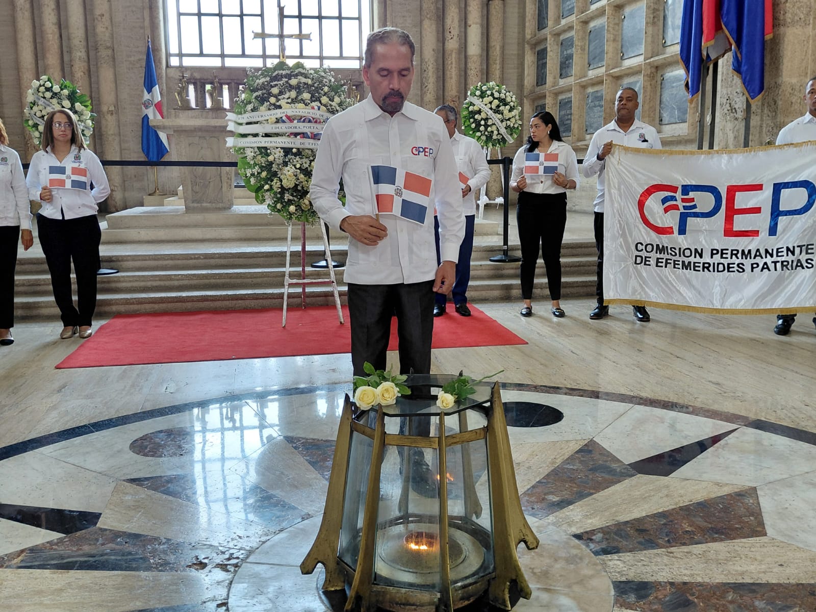 Efemérides Patrias exhorta a colocar en lugares visibles la Bandera Nacional por la Restauración