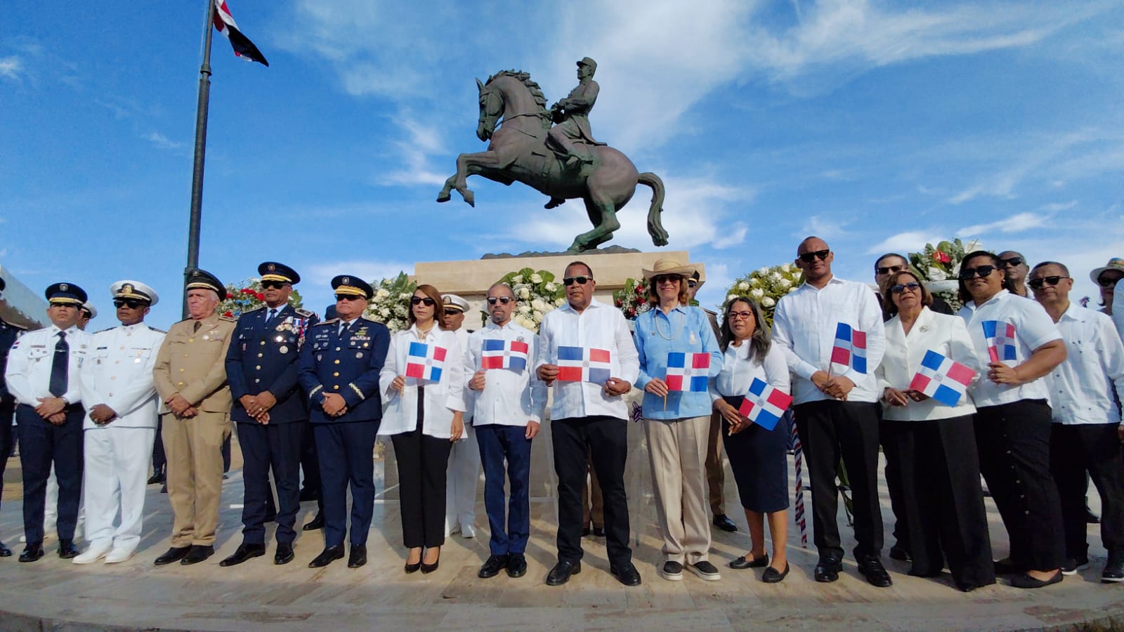 Conmemoran el 187 aniversario del natalicio del héroe nacional general Gregorio Luperón