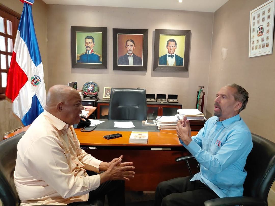 Reunión con el escritor Mateo Morrison Premio Nacional de Literatura, decano e icono de la gestión y el activismo cultural dominicano