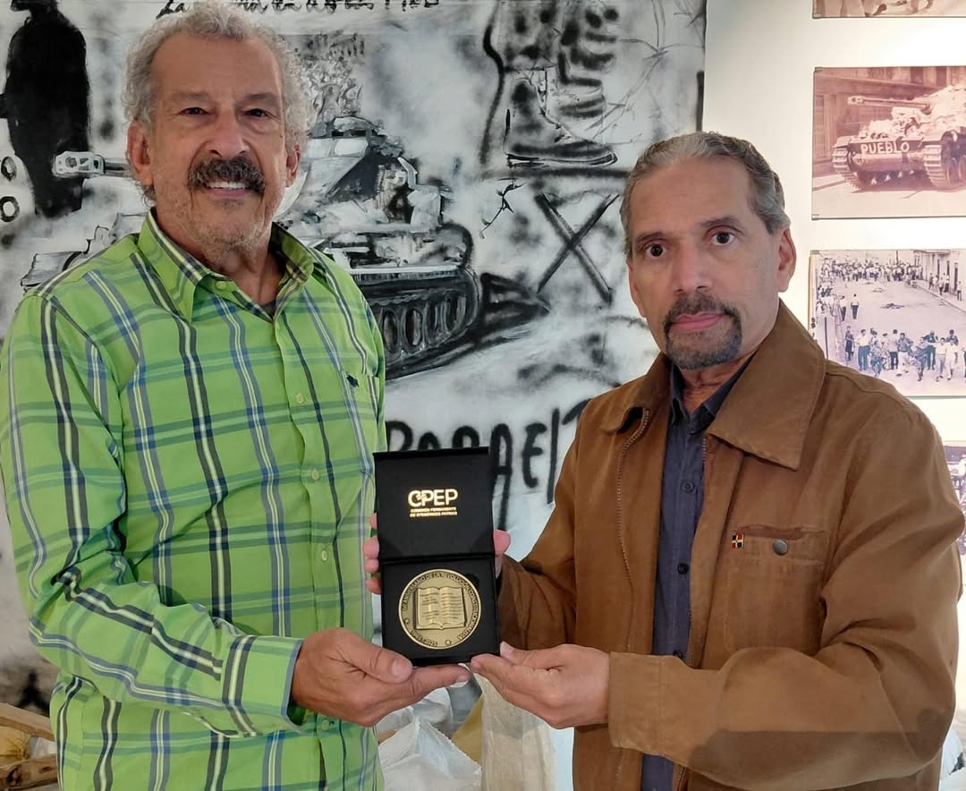 Agradable encuentro con el historiador y antropólogo José Guerrero Director del Museo de Historia y Geografía.