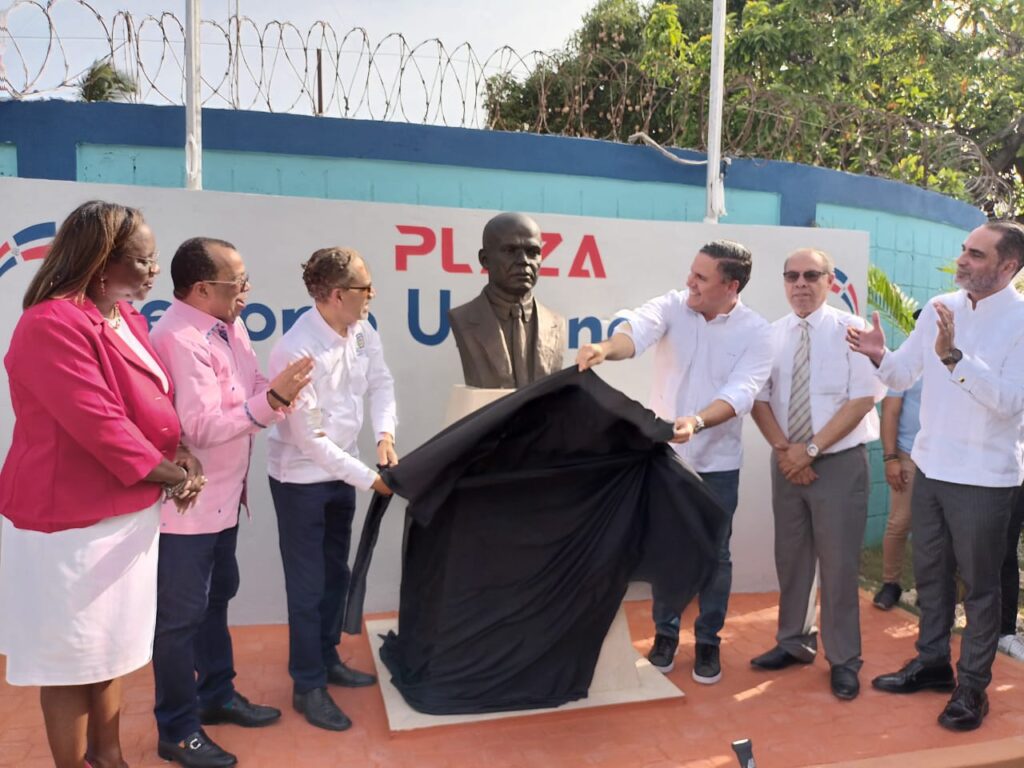 Autoridad Portuaria y Efemérides Patrias inauguran Plaza Gregorio Urbano Gilbert en San Pedro de Macorís