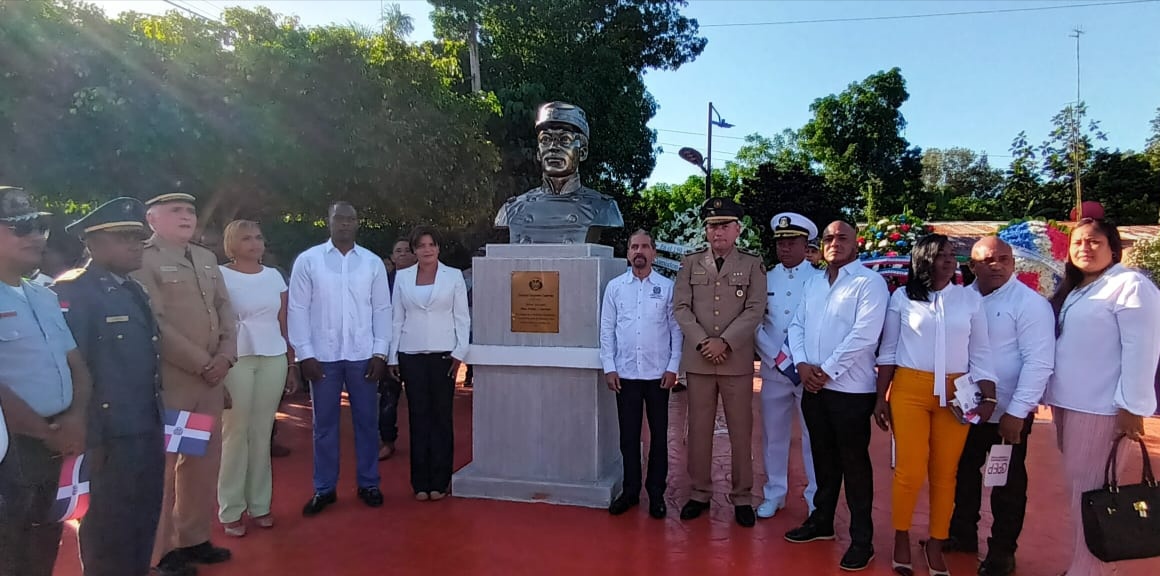 En el 159 aniversario de la Batalla de Arroyo Bermejo, Efemérides Patrias inaugura escultura del General Gregorio Luperón