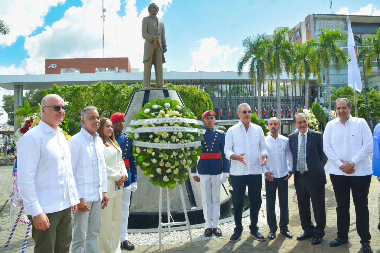 Luis Abinader inaugura el “Mes de la Patria” honrando la memoria del fundador de la República