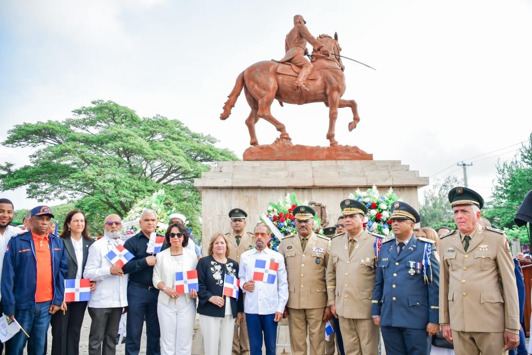 Efemérides Patrias celebra el 161 aniversario de la Restauración de la República