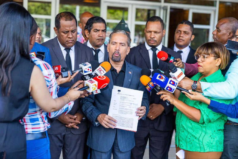 Efemérides Patrias formaliza acusación judicial contra los que ultrajaron el Himno Nacional